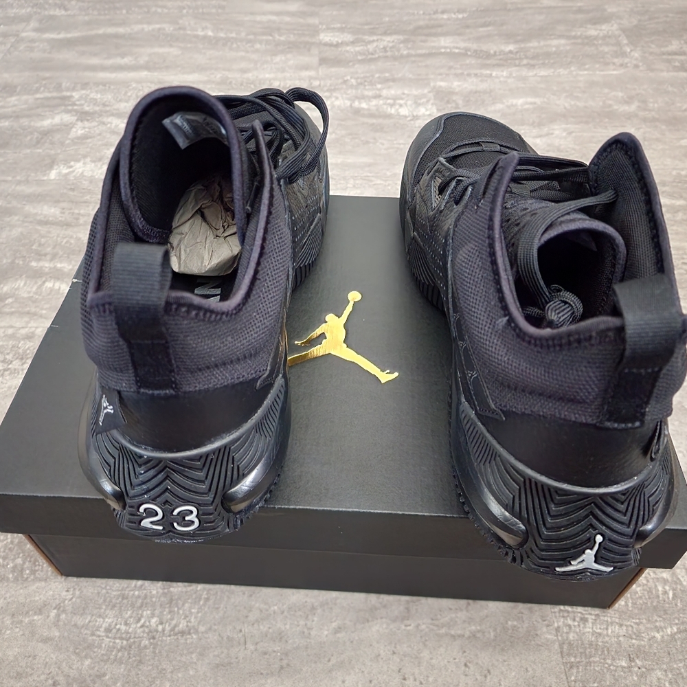 Jordans - Picture 5 of 11